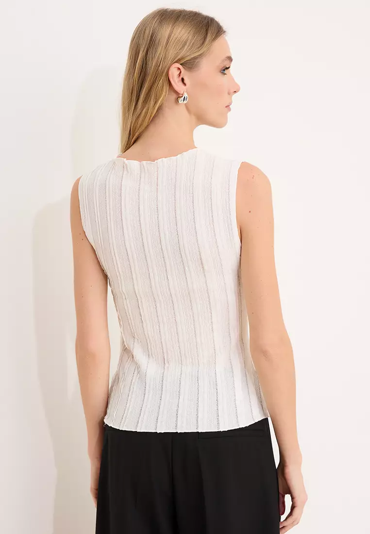 Sleeveless Textured Blouse