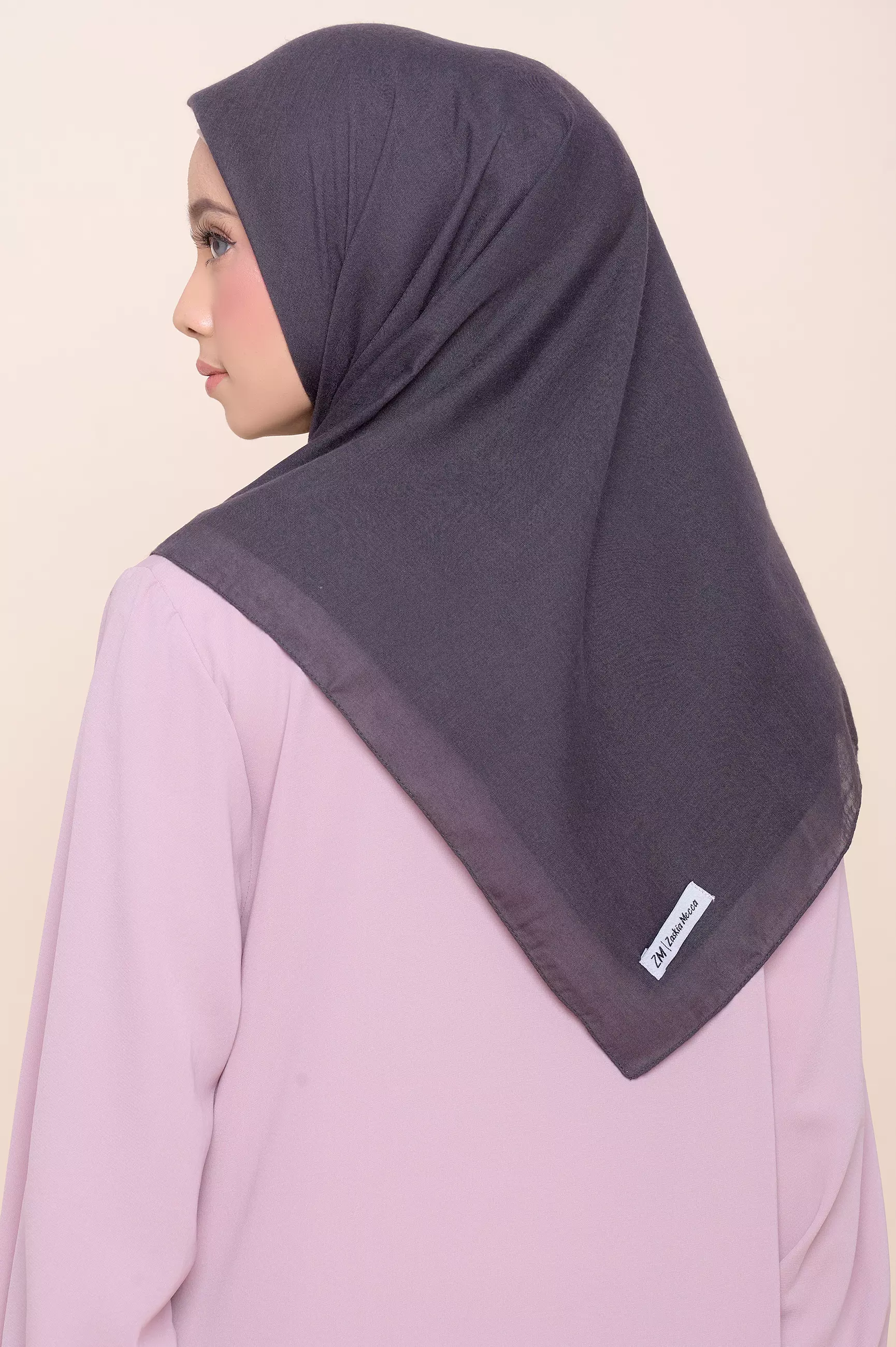 ZM Zaskia Mecca - Sadi Ocean Onyx Hijab Kerudung Segi Empat