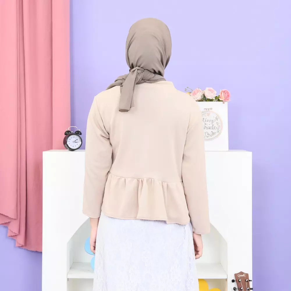 Queen Peplum Top - Oat M19786 R42S1