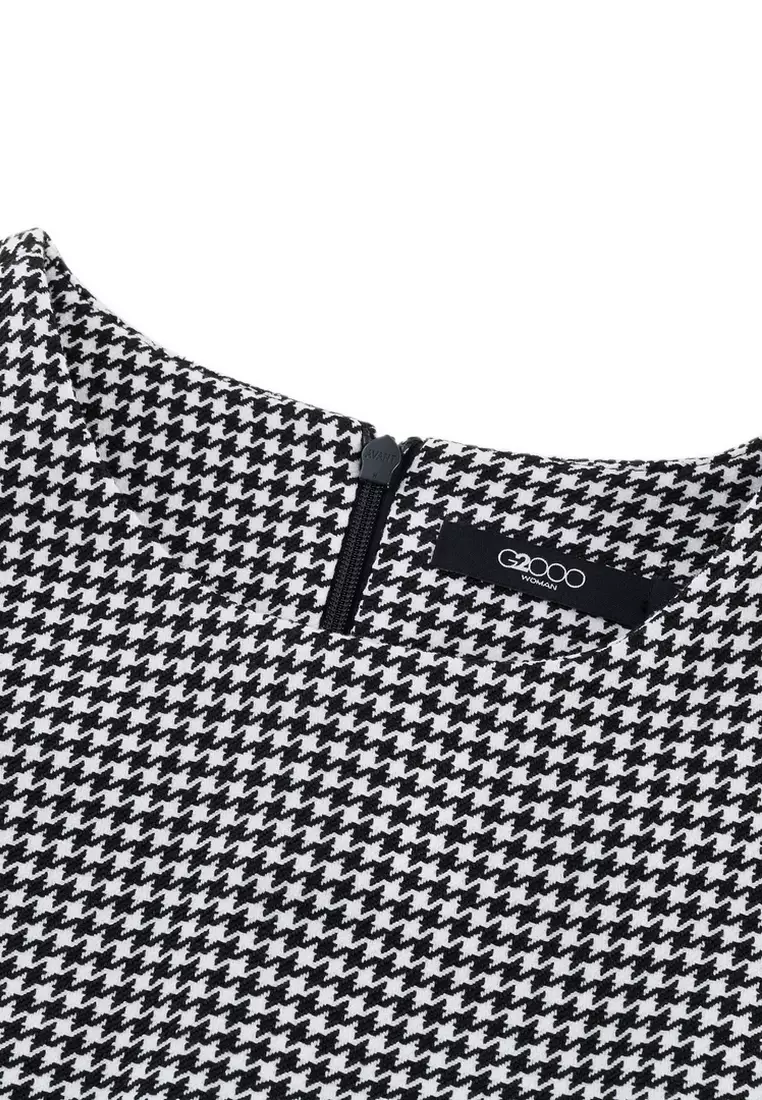 Short Sleeve Round-Neck Dress