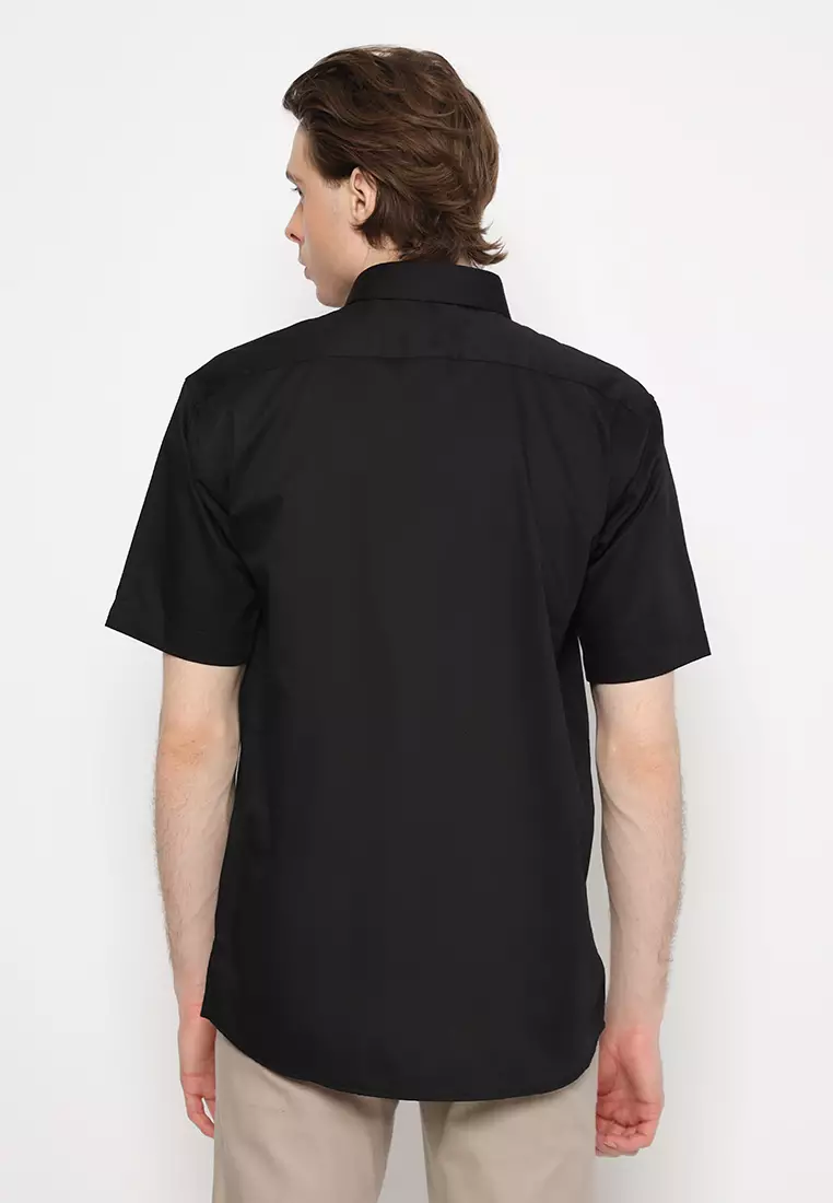 Jobb Geremy Kemeja Pria Lengan Pendek Regular Fit Hitam 3