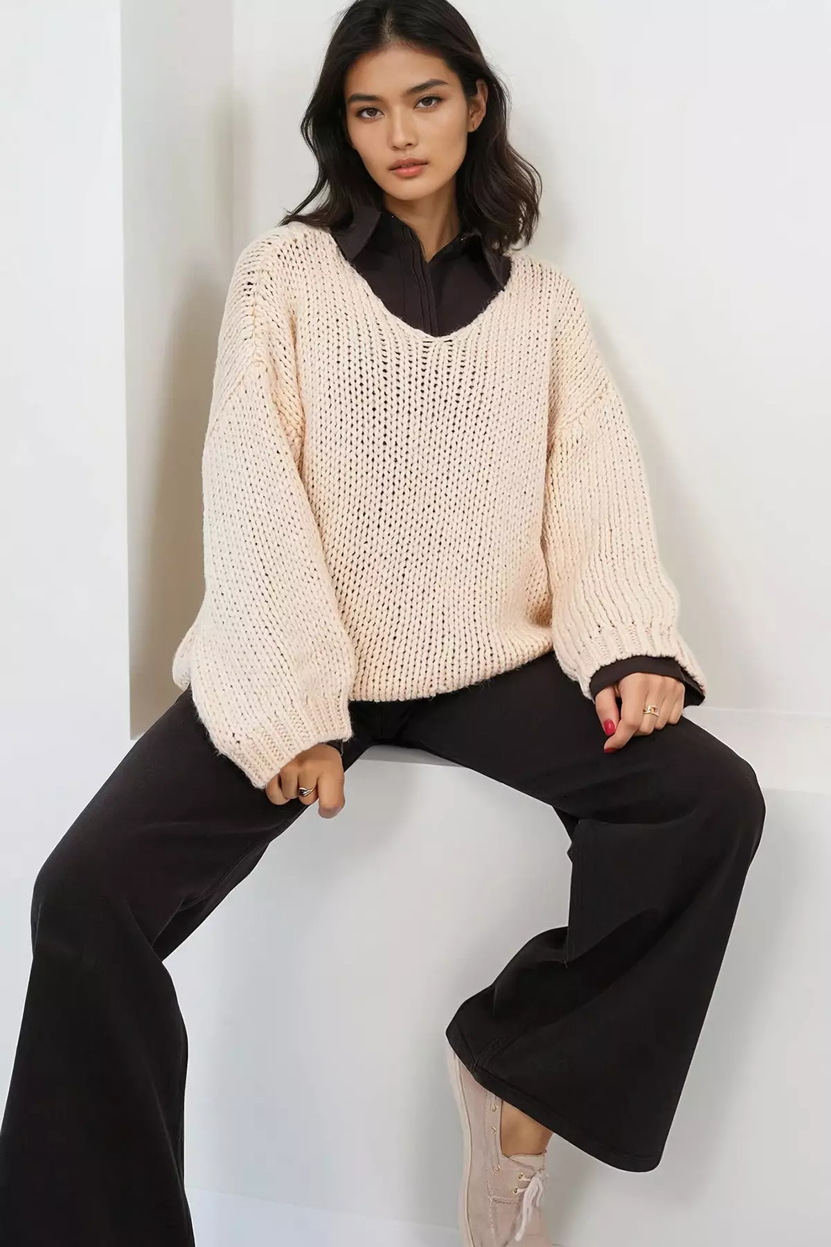 Vanilla V-Neck Thick Thessaloniki Knitted Soft Textured Oversize Sweater Alc-X14850