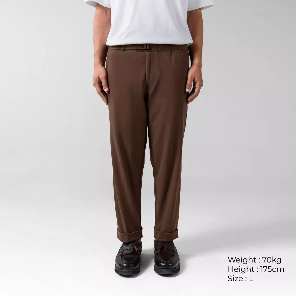 Travis Slim Fit Ankle Pants Celana Panjang Slim Comfort Praktis - Cokelat