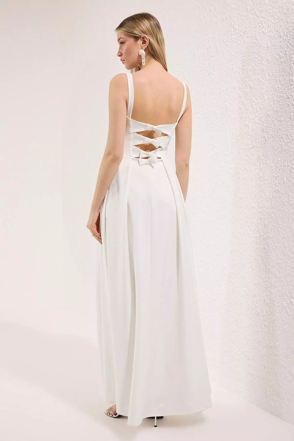 White A-Line Back Bow Detailed Woven Long Elegant Evening Dress & Graduation Dress TPRSS25AE00020