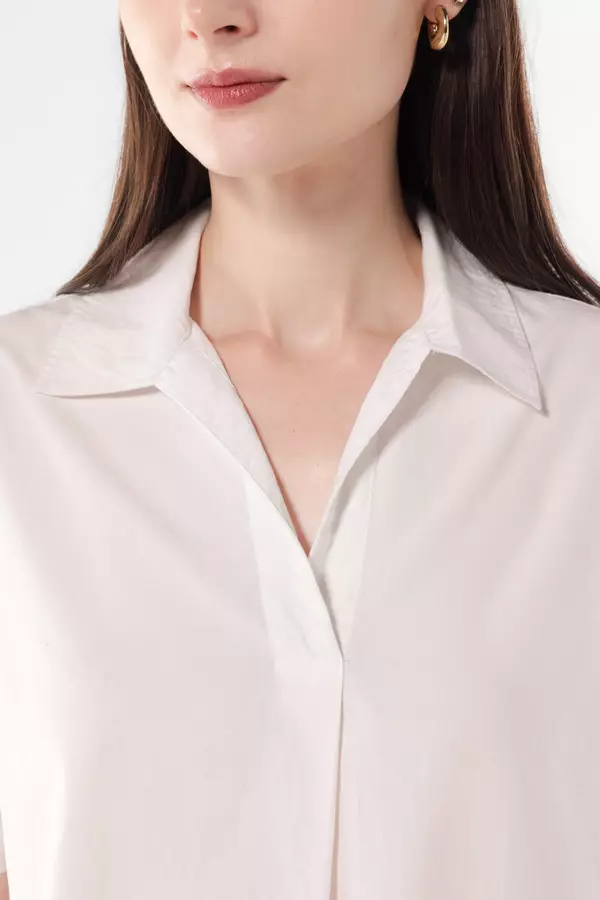 MINIMAL - Alina - Blus V Neck Kerah Skipper - White Colour White