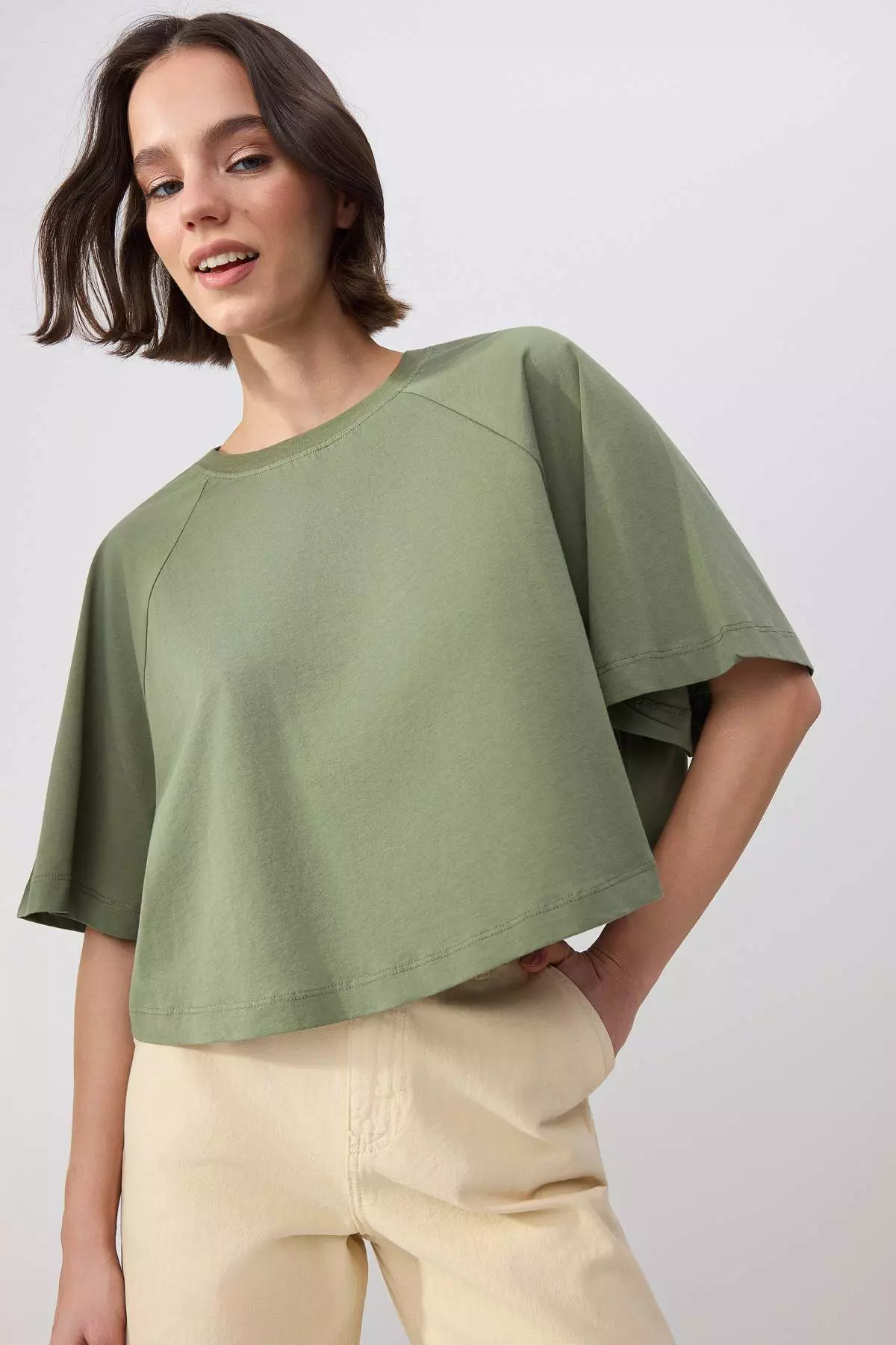 Wardrobe Essentials-Khaki Boxy/Relaxed Fit Short Sleeve Cropped 1% Cotton Knitted T-Shirt Twoss26Ts6