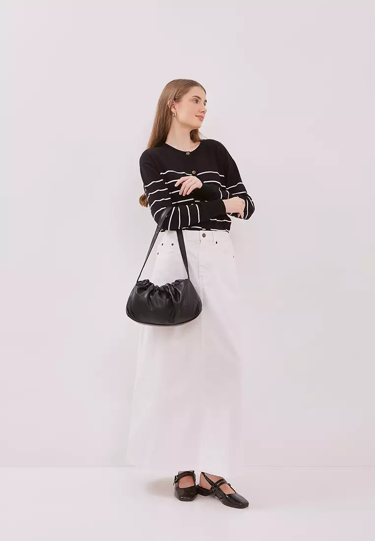 DUST Taavi Bag Hitam (D. 9116)