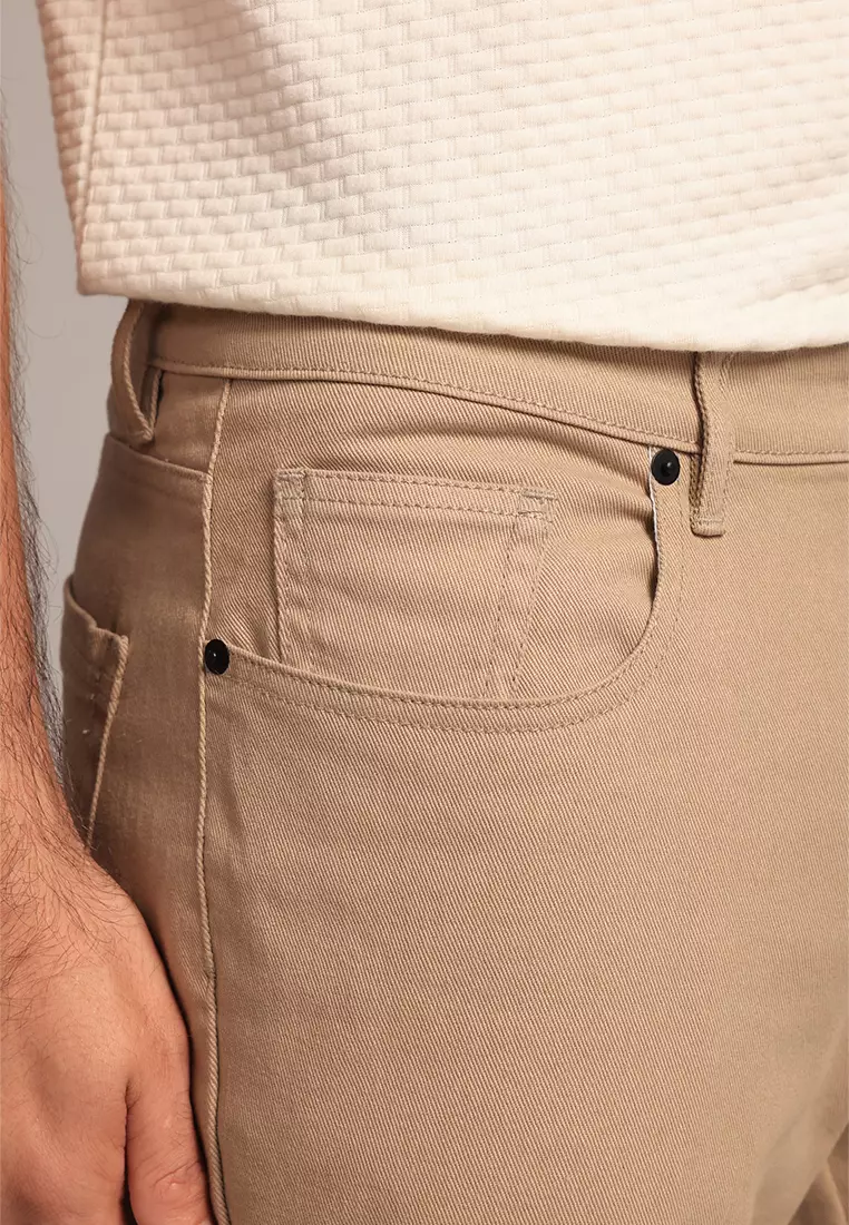 MOC - Celana Panjang Pria Willy - Beige Warna Beige