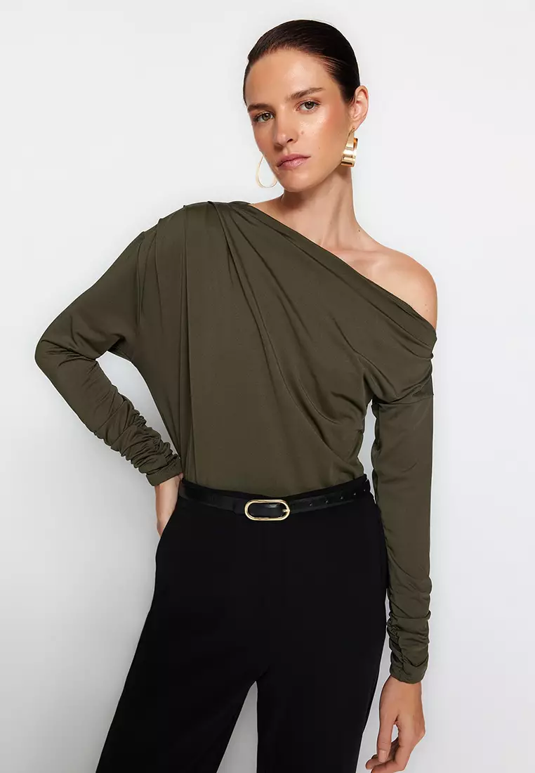 Asymmetrical Flowy Knitted Blouse