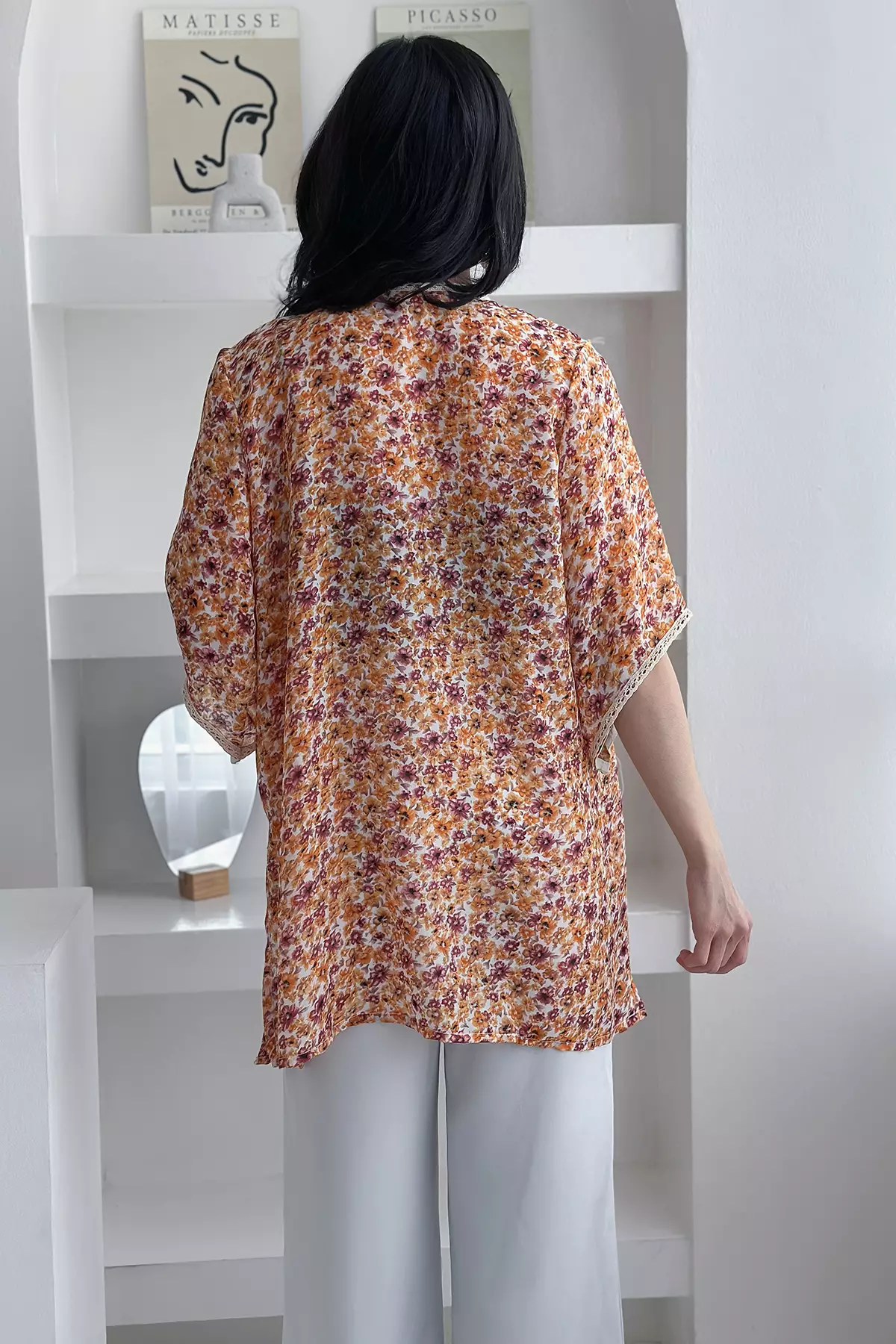 Danastri Outer Kembangan Jingga Outwear