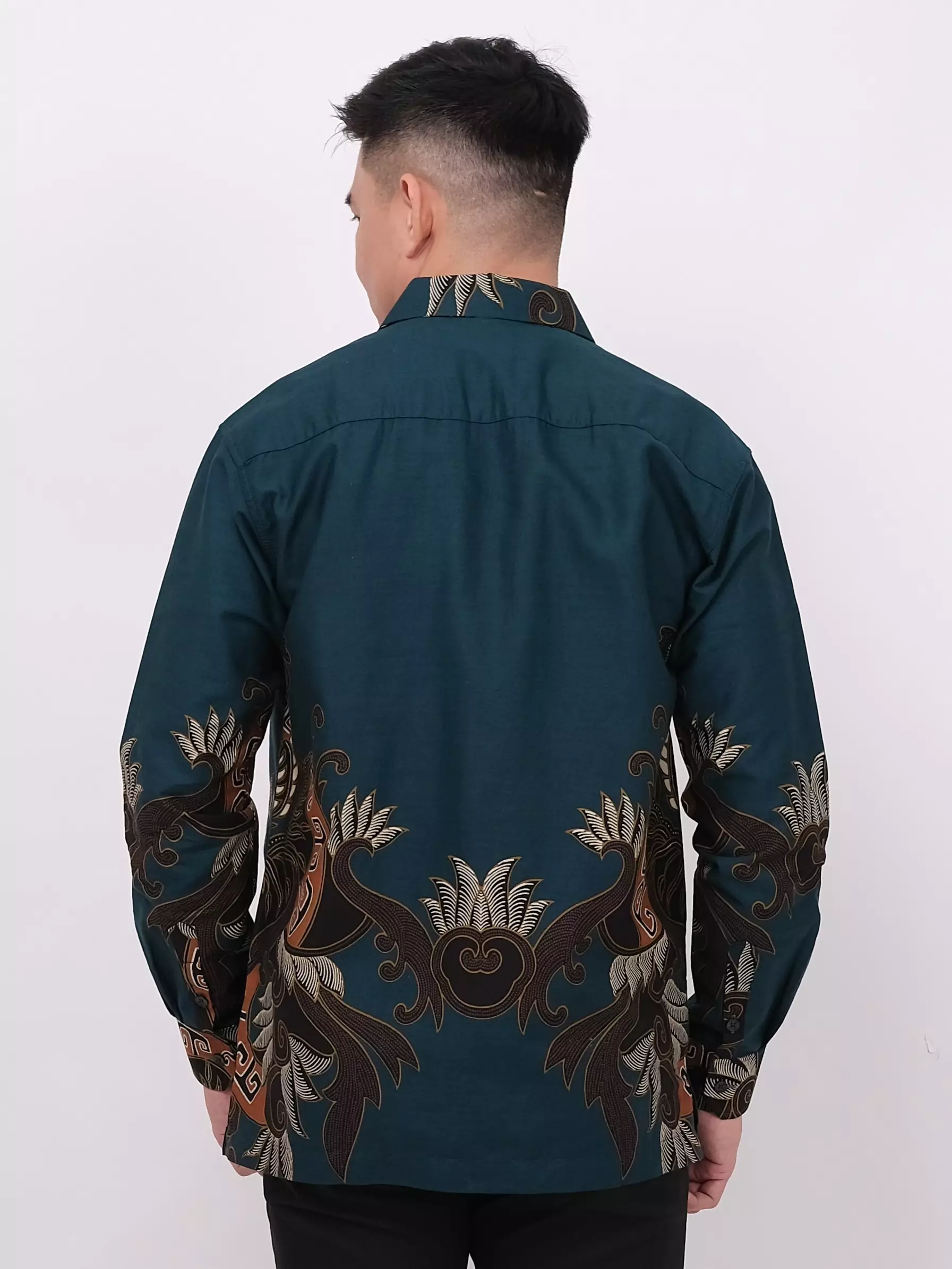 Kemeja Batik Lengan Panjang Hijau Sacramento 16848
