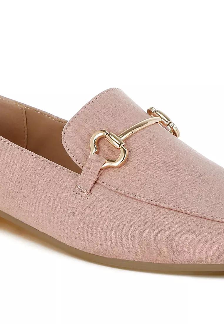 Sepatu Loafer Datar Hias Horsebit dalam Warna Pink