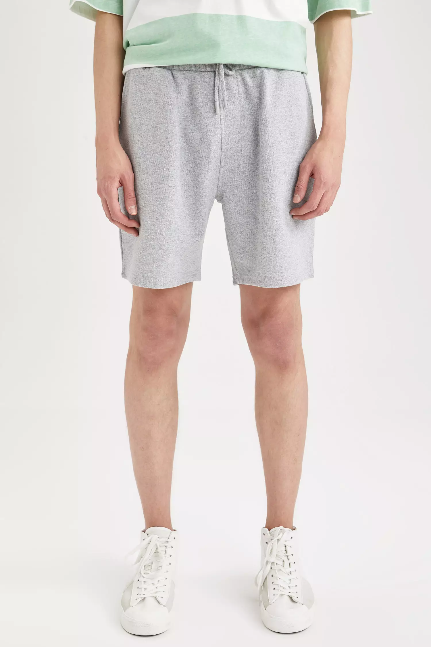 Men's reversible online shorts with pockets