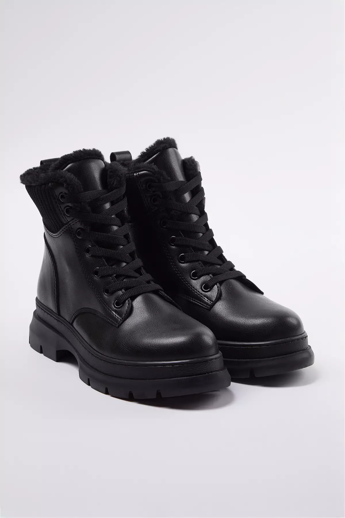 Black Fur Detailed Lace Up Women's Boots Takaw25Bo00027