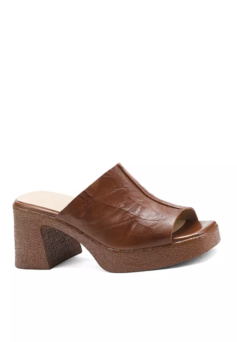 Discount on Twenty Eight Shoes  shoes - SKU: VANSA Top Layer Cowhide Platform Sandals VSW-C-7452