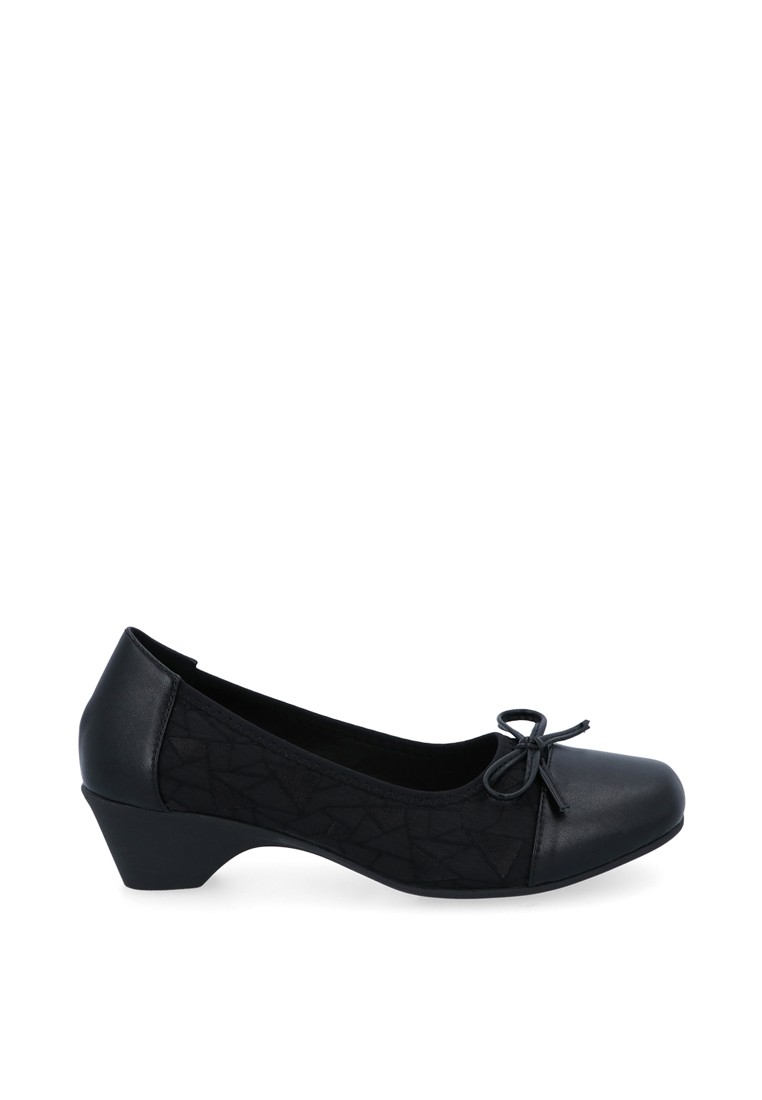 Black Stand By Me Pumps