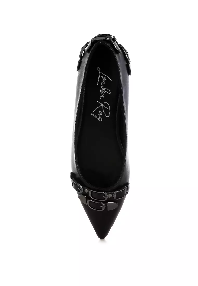 Belt Buckle Detail Ballerinas In Black