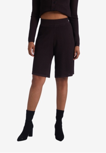 Urban Revivo brown Straight Mid-Length Knitted Shorts CC33DAAEC5ADBEGS_1