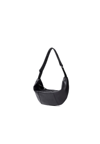 Lara black Plain Zipper Crossbody Bag - Black 80BFAACECAA033GS_1