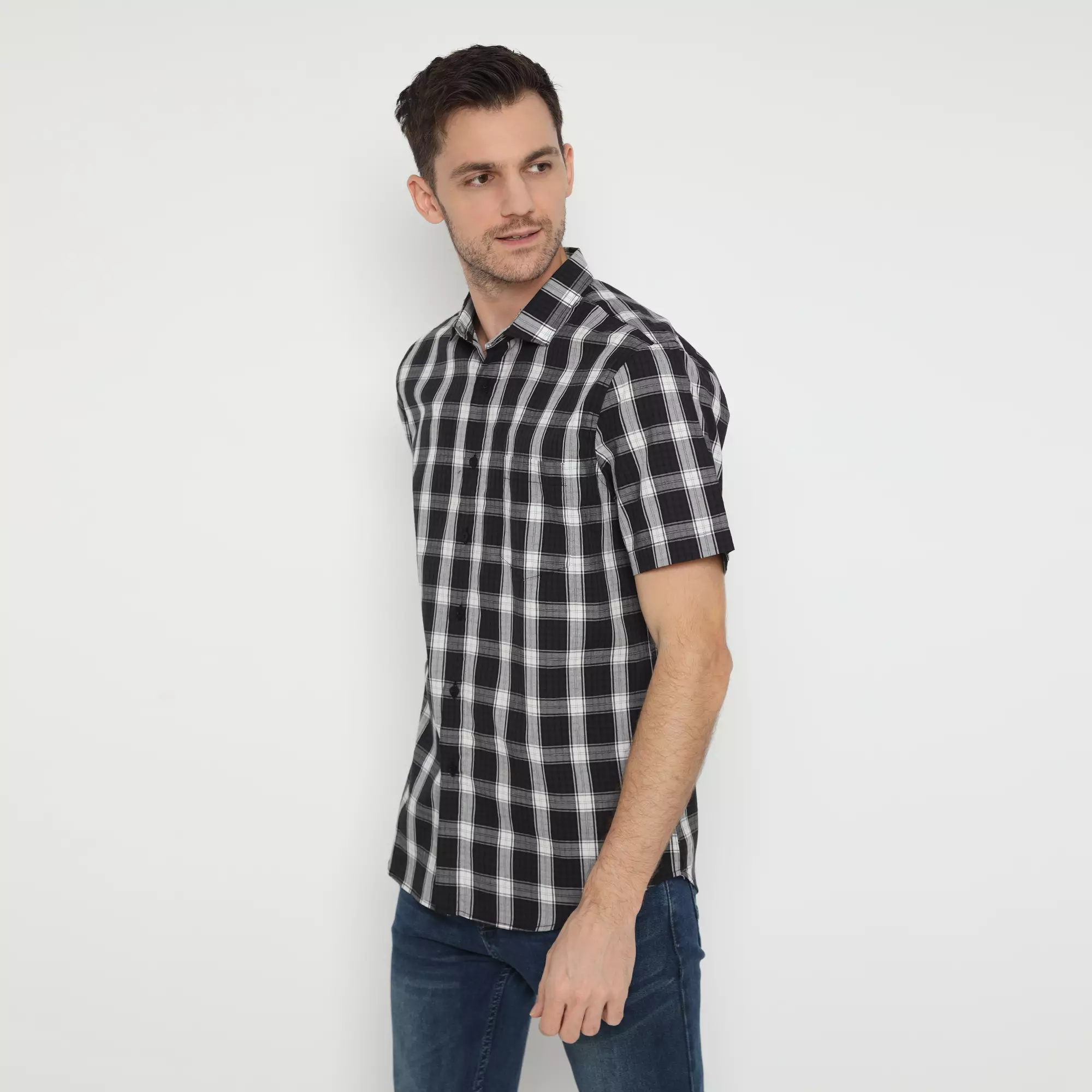 Platini Kemeja Kotak-Kotak Pria Lengan Pendek Black 73479