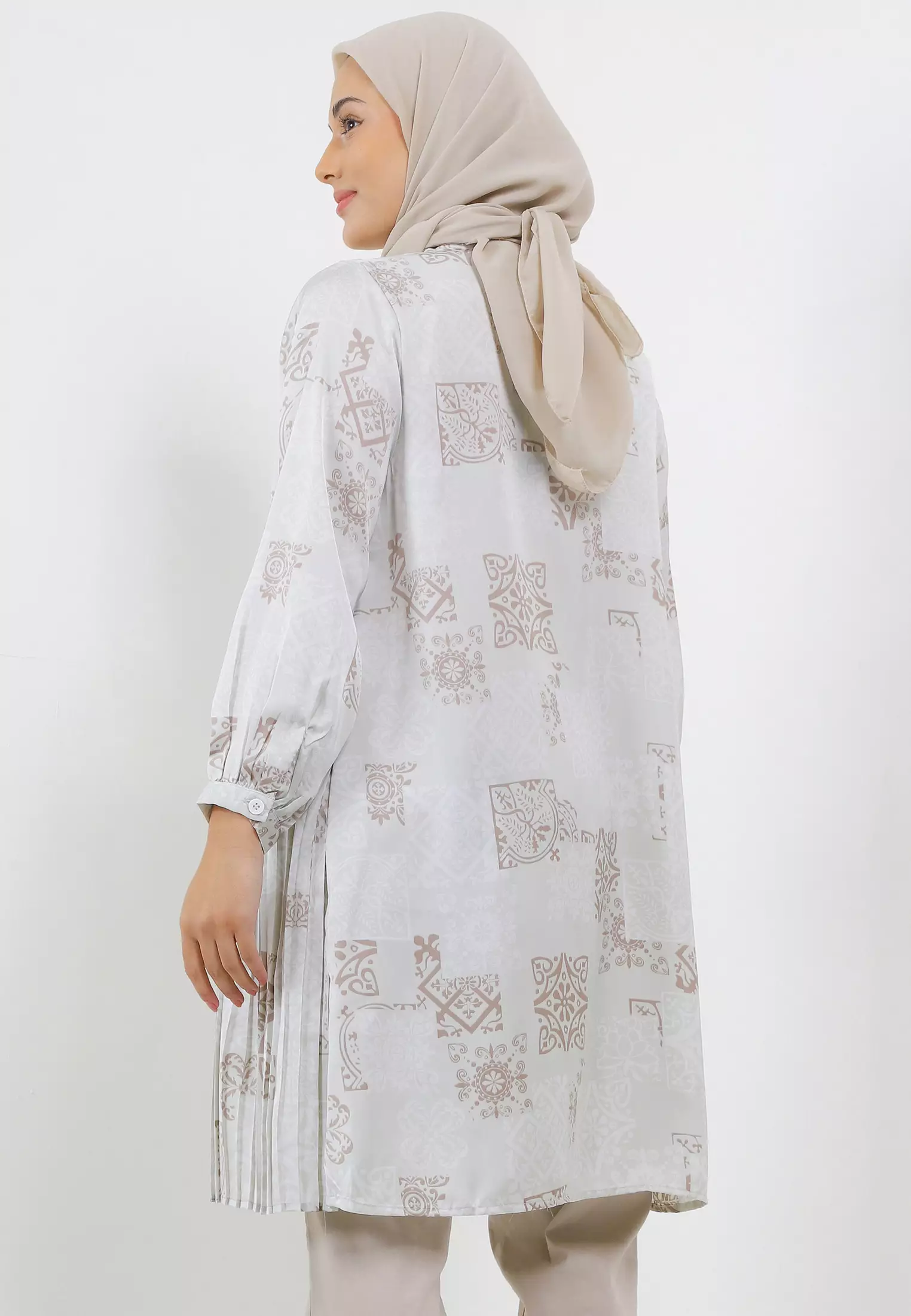 MFMW Geniara Tunik Plisket Sage Motif