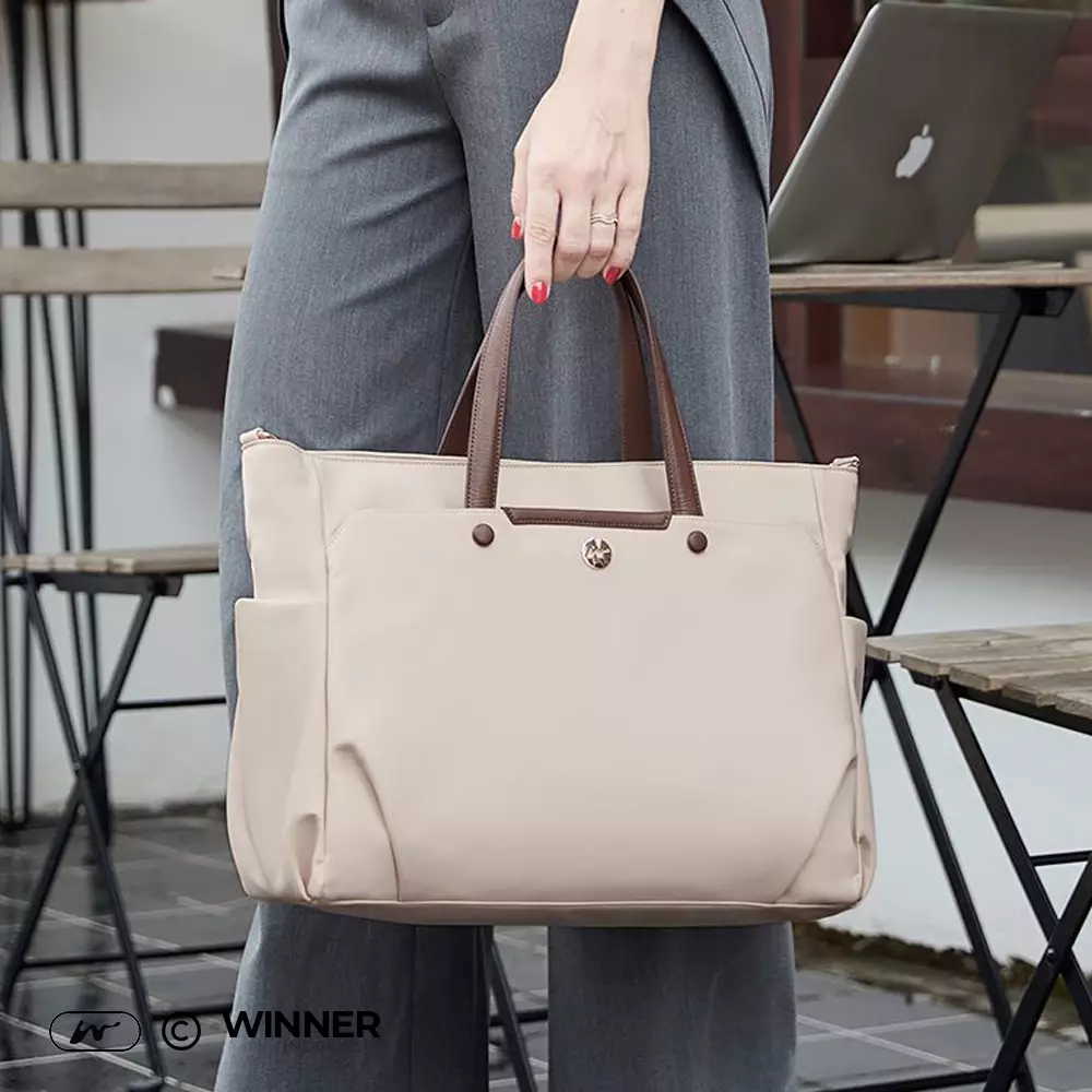 WINNER Tas Laptop 15,6 inch Bahu Selempang Nilon Oxford Anti-Air Wanita Korean Style Bag (T14-003) - Warna Hitam 15,6 inch