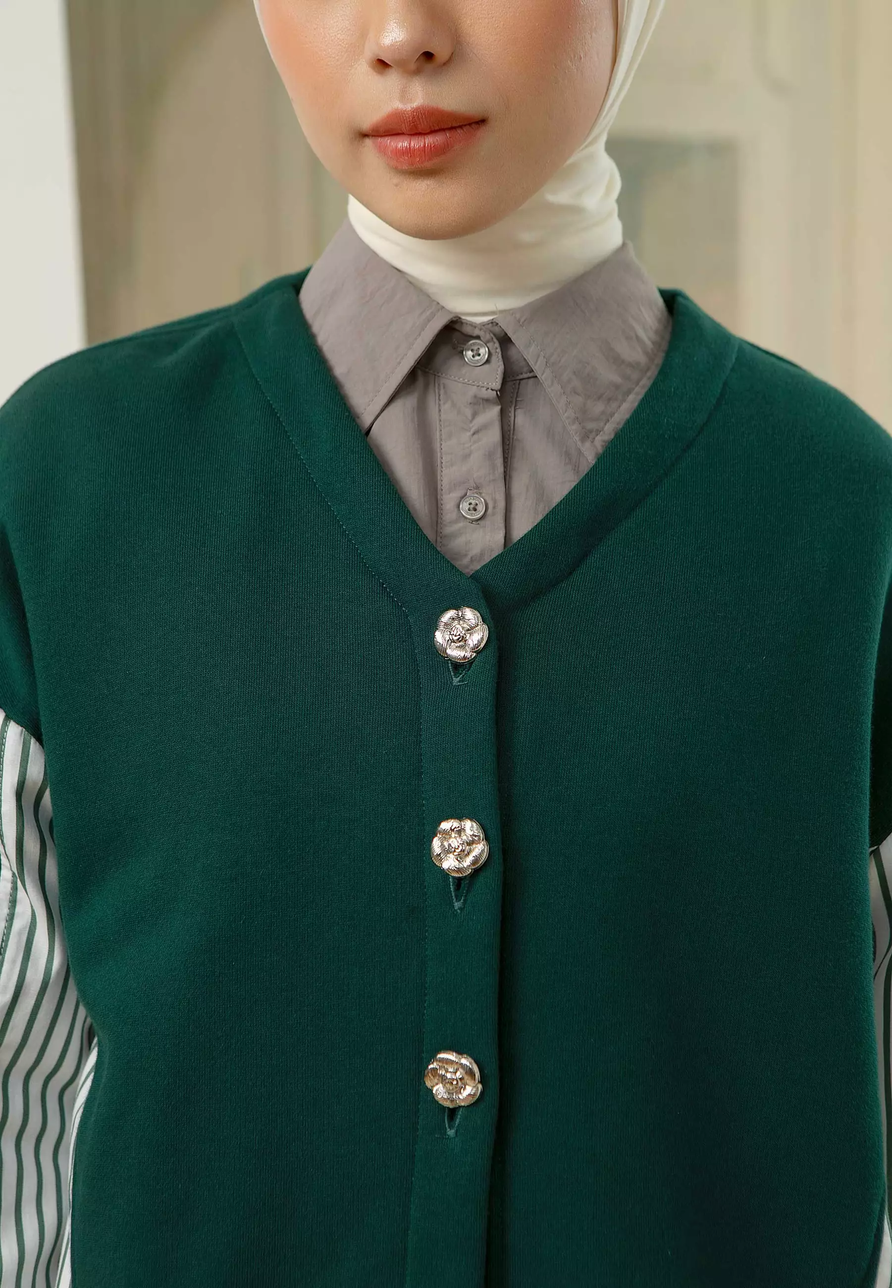 HijabChic Fleur Emerald Outerwear - Outer Katun Knit Premium Lembut Kombinasi Stripe Kasual Special Button