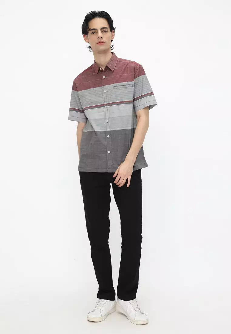 POLICE Kemeja Border Printing Abu Regular Fit Pria