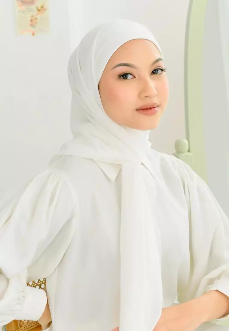 Araa Square Broken White