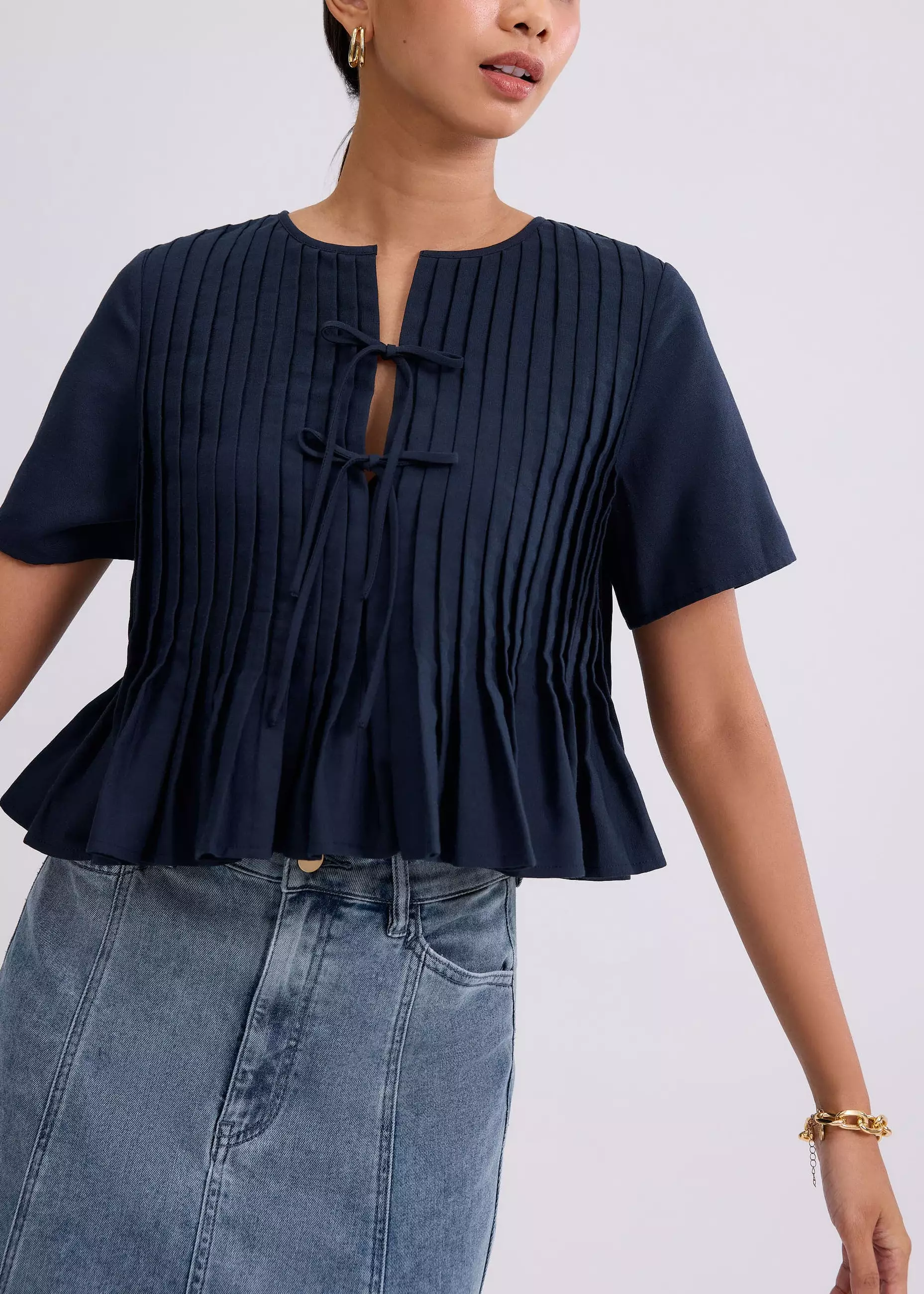 Atasan Wanita - Oxford Pintuck Notched Peplum Top