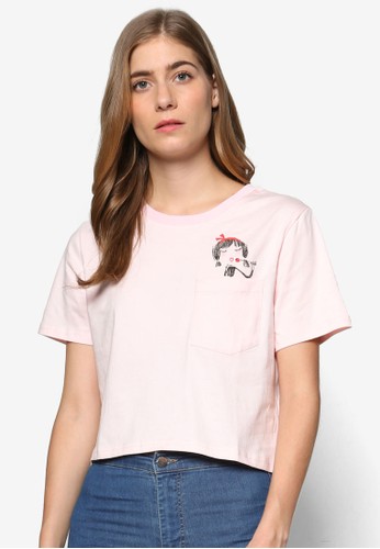 Pink Evil × Daresprit outlet hong kongren 聯名短版圖案設計TEE, 服飾, 上衣