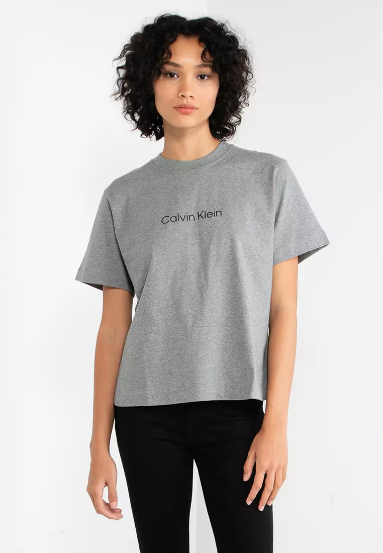 Calvin klein t shirt on sale jeans