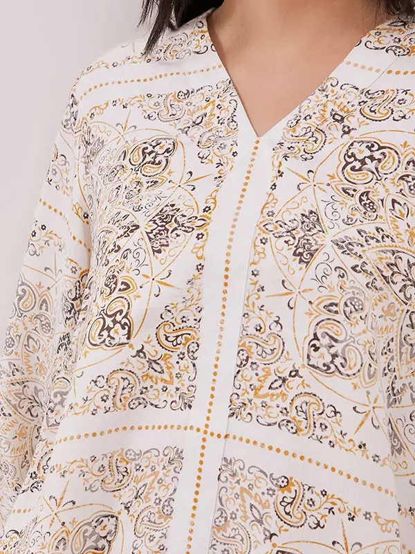 Minimal Laras Blouse Ivory