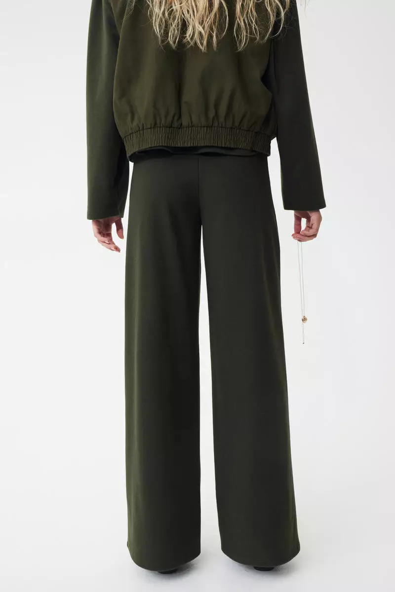 Crease-leg trousers