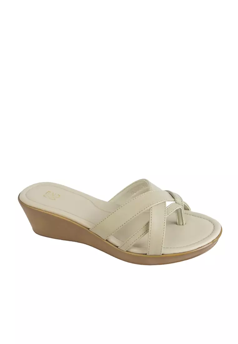Bandolino womens best sale wedges