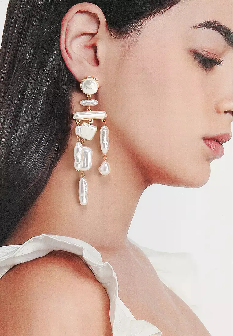 Vibrance Statement Chandelier Pearl Earrings