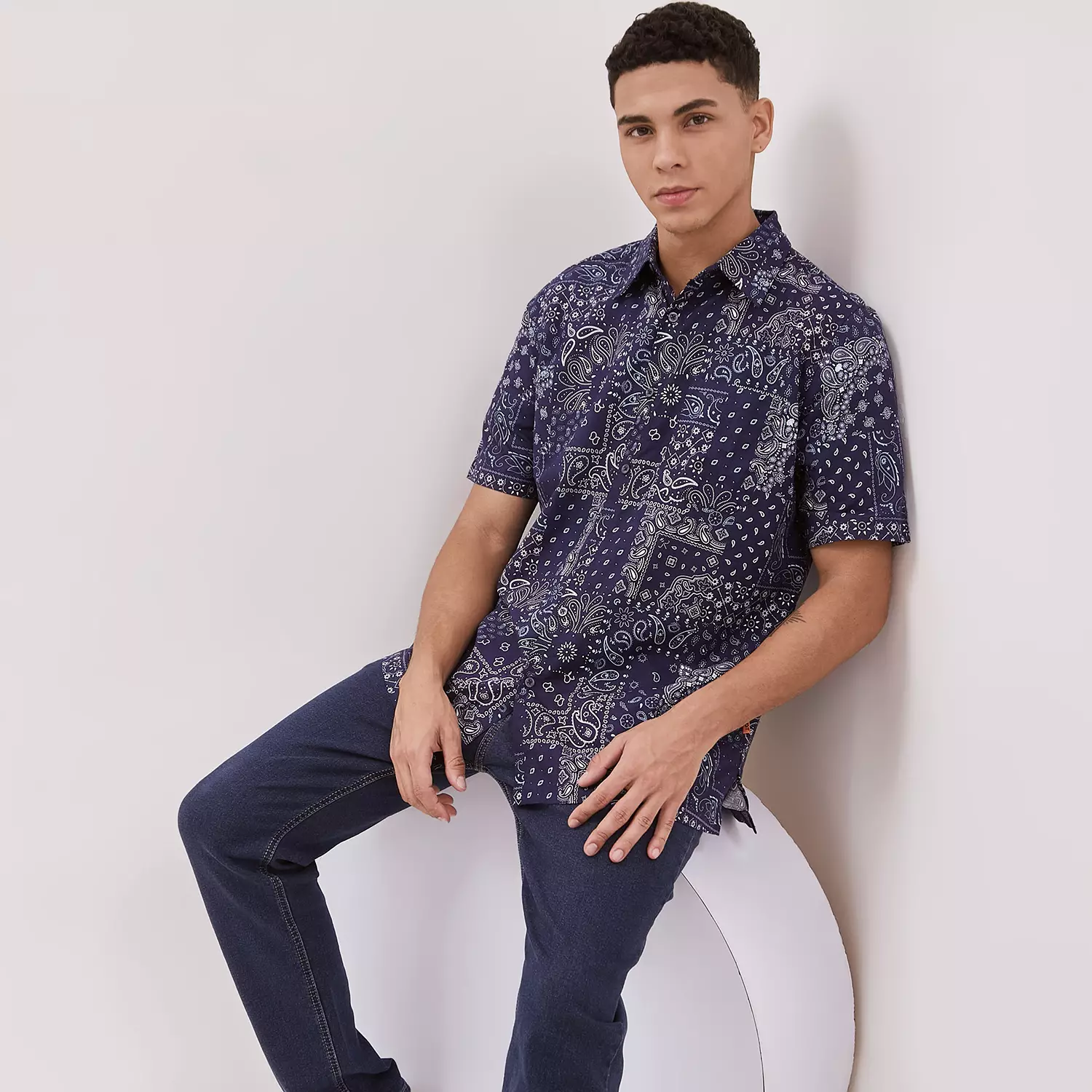 DUST Kemeja Rio Abstrak Navy (DM. 1439)