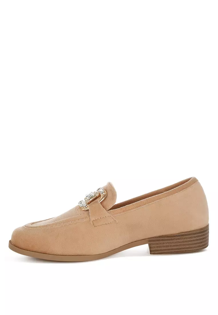 Sepatu Loafer Horsebit Berhias Berlian Imitasi Warna Beige