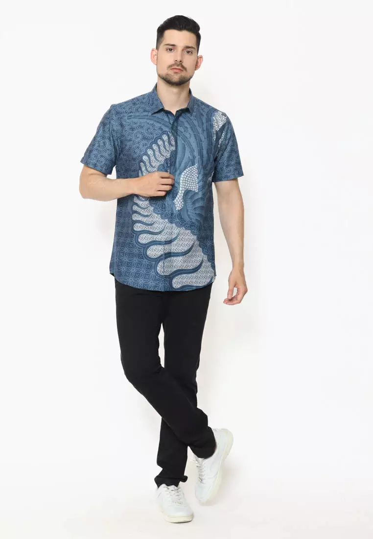 MAGINOT ALRA BIRU MUDA Batik Slim Fit Lengan Pendek