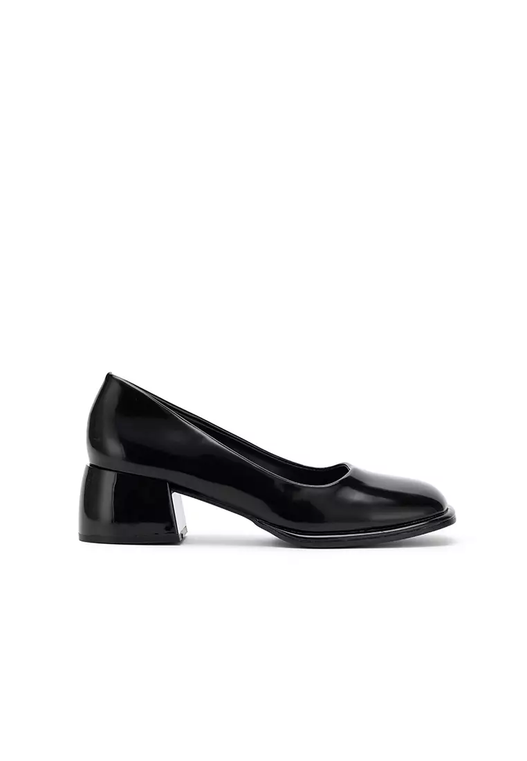 Square toe low heel pumps hotsell