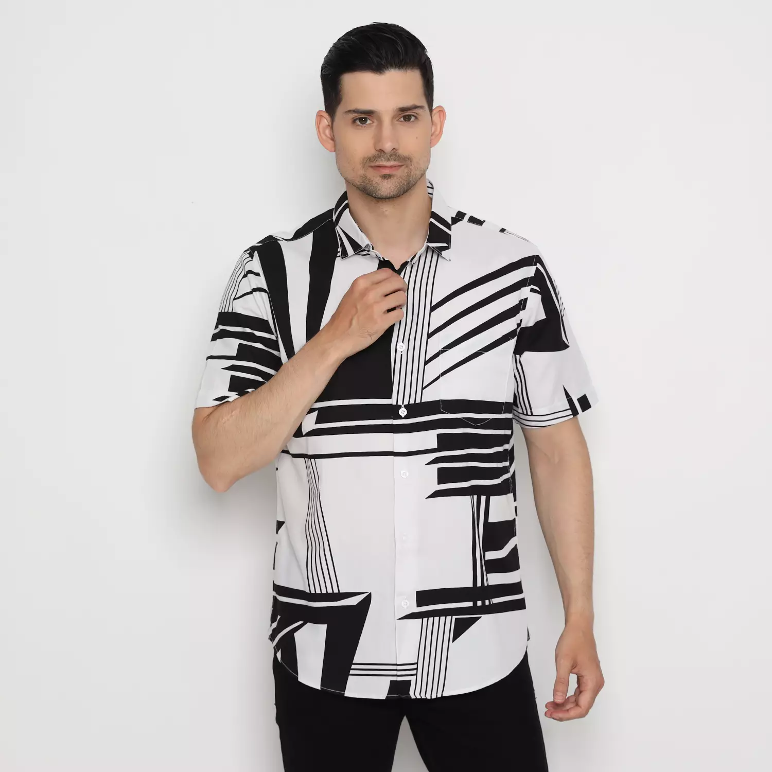 Platini Kemeja Motif Print Pria Lengan Pendek Katun Putih 73376