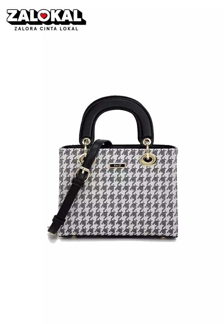 En-ji Haejin Handbag - Black