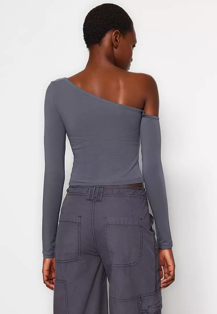 Asymmetrical Fitted Crop Top