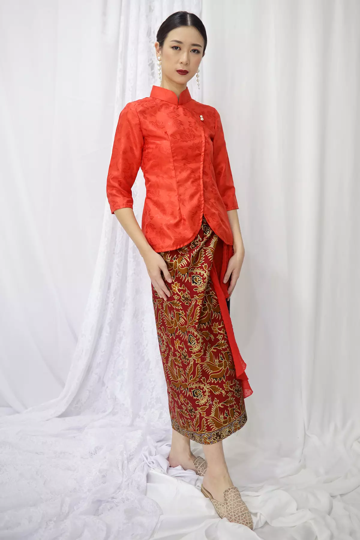 Devika Jaquard Merah Kebaya Janggan