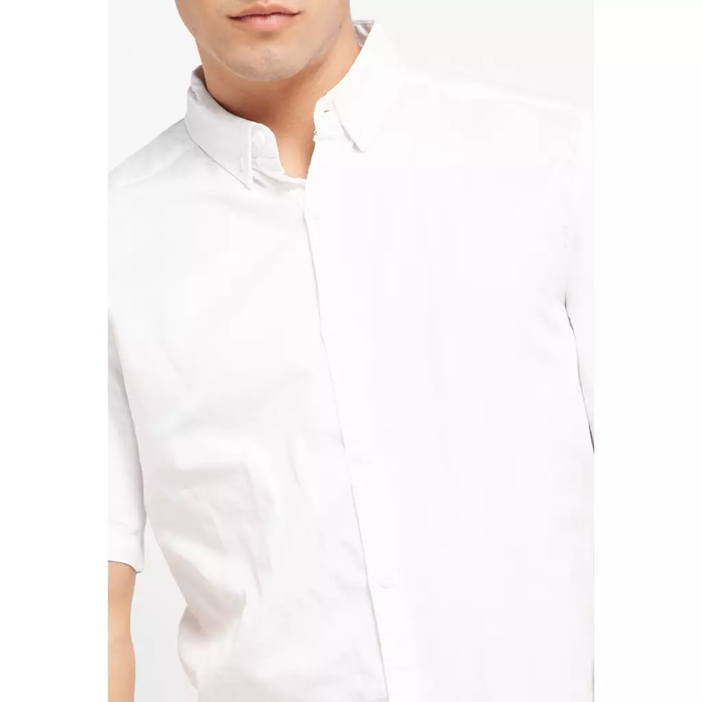 TRIPLE Kemeja Poplin Lengan Pendek Slim Fit (SSZ 413 WHT)