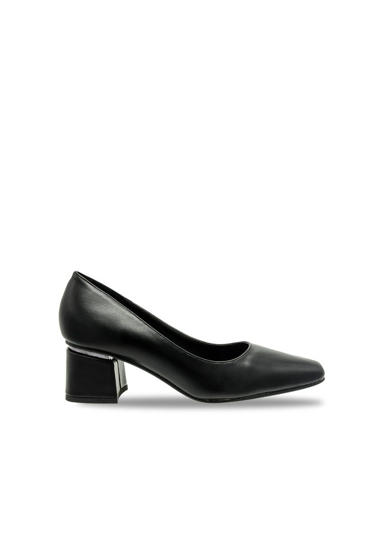 Noveni Round Toe Heels
