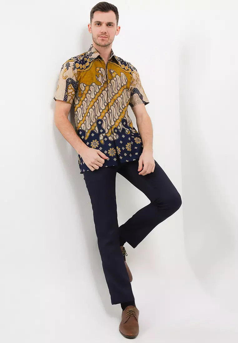 Clara Kemeja Batik Premium Pria Casual Modern Lengan Pendek