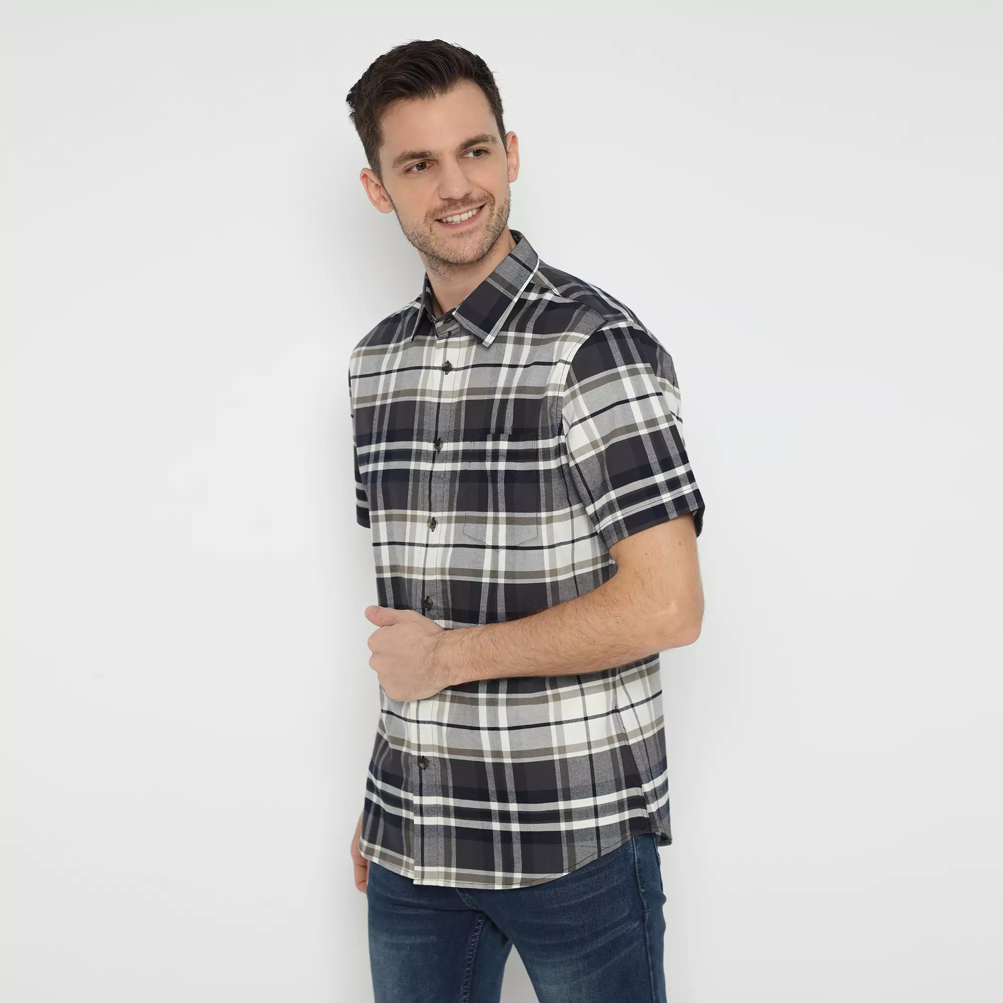 Platini Kemeja Kotak-Kotak Pria Lengan Pendek Dark Grey 71001