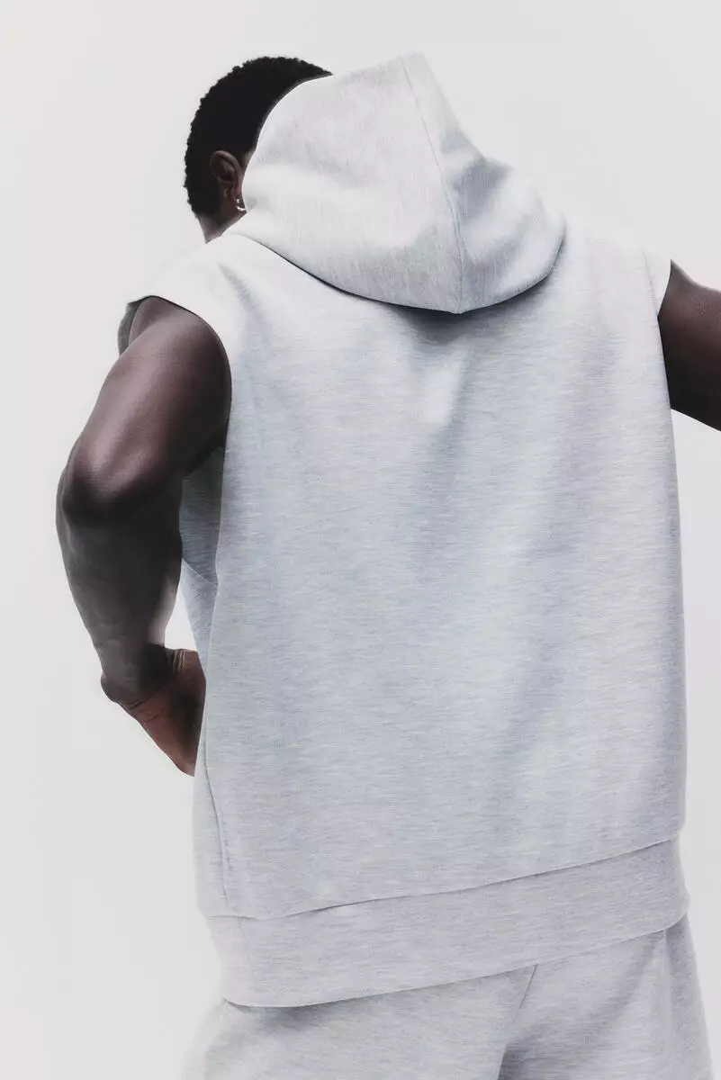 Sleeveless Sports hoodie with DryMove™