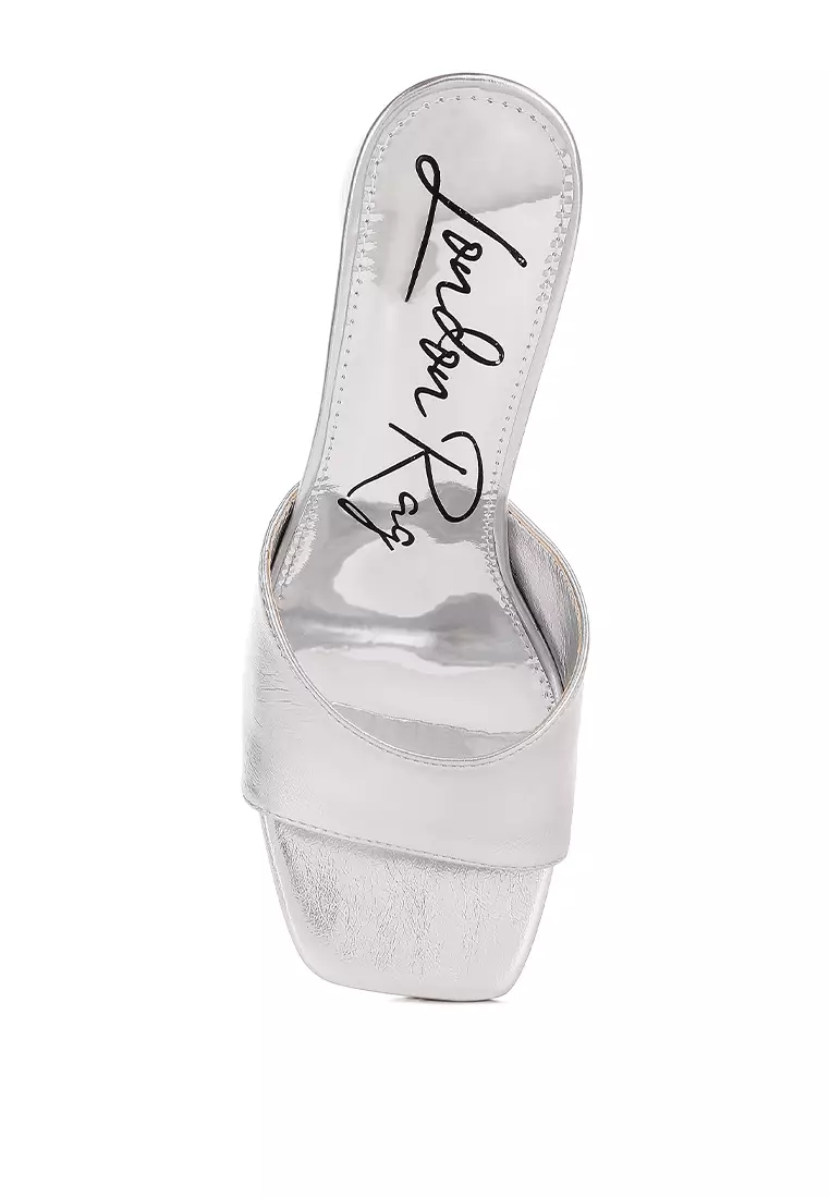 Sandal Slip On Kulit Imitasi Metalik dalam Warna Perak
